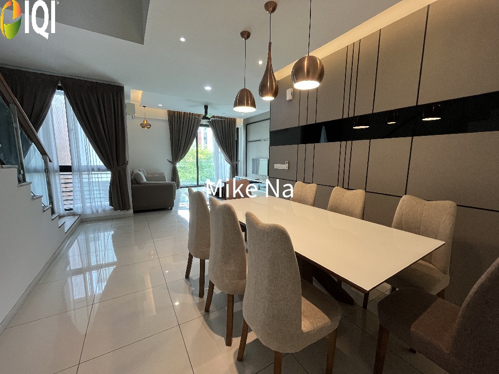 Tropical Villa Luxury Service Suites image