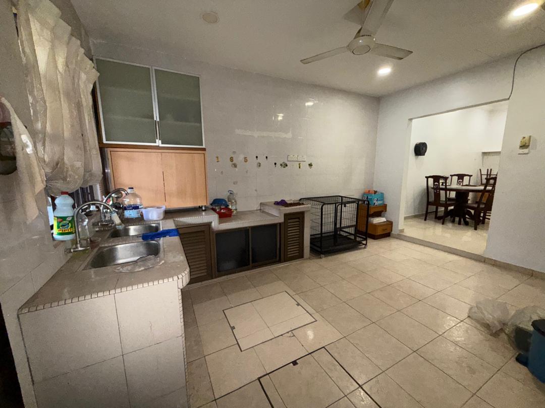 Jalan Tepi Sungai  image