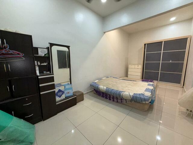 Jalan Tepi Sungai  image