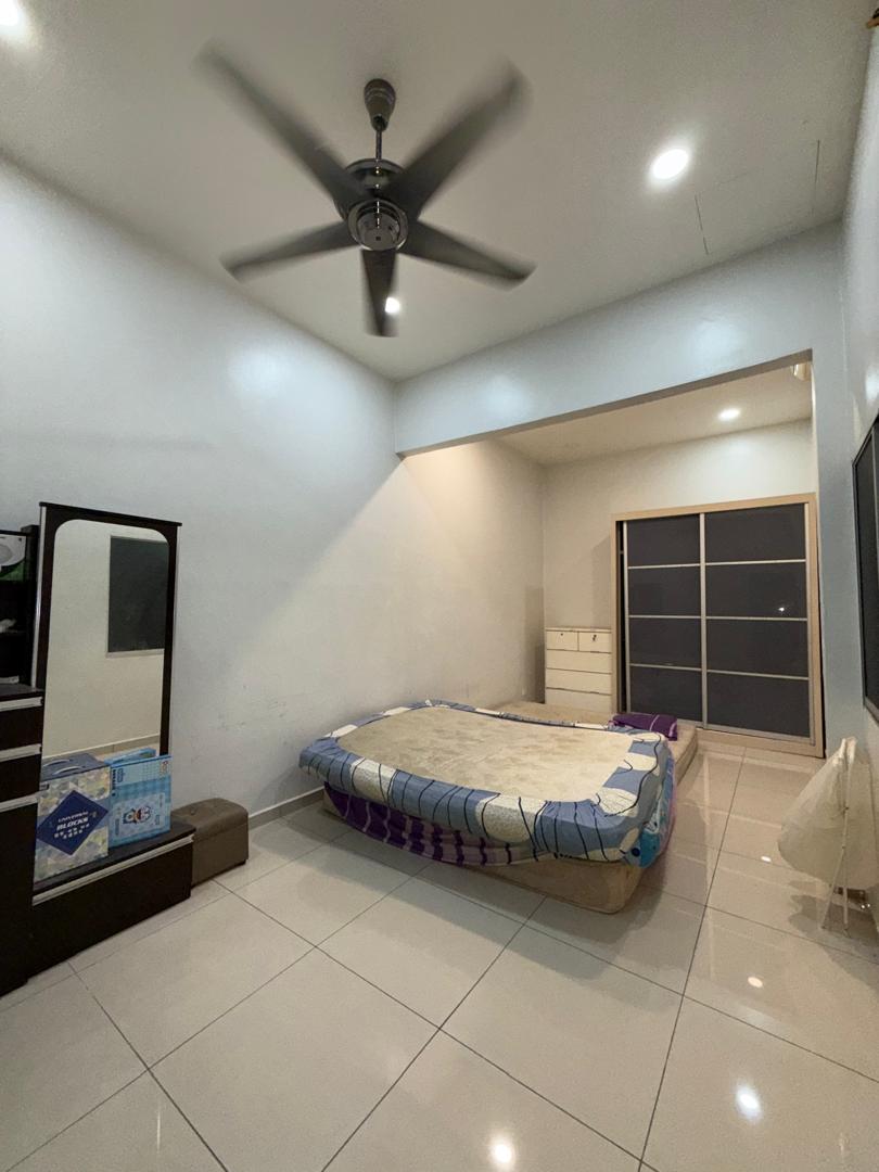 Jalan Tepi Sungai  image