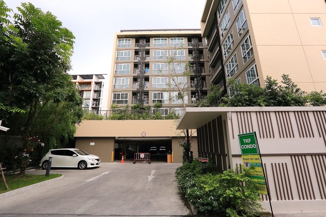 TKF Condo Sukhumvit 52 ( 1 bed size 35 sqm) image