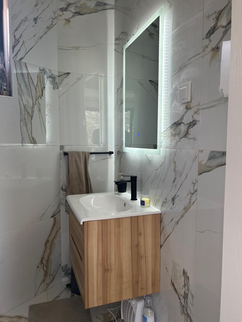 Cosy Two-Bedroom House with a Sea View image