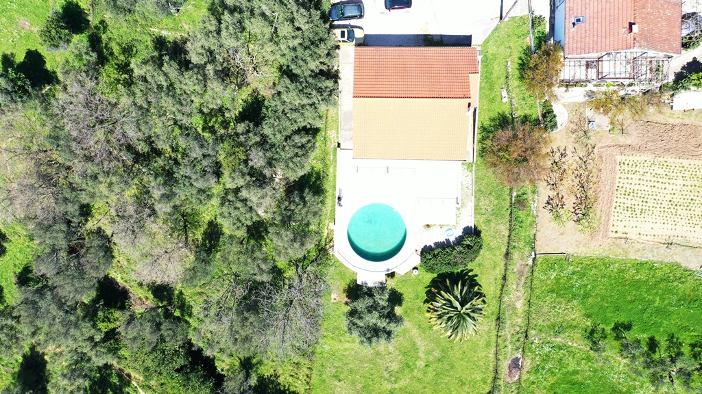 Charming Family House with Pool, Green Yard & Stunning Sea Views image