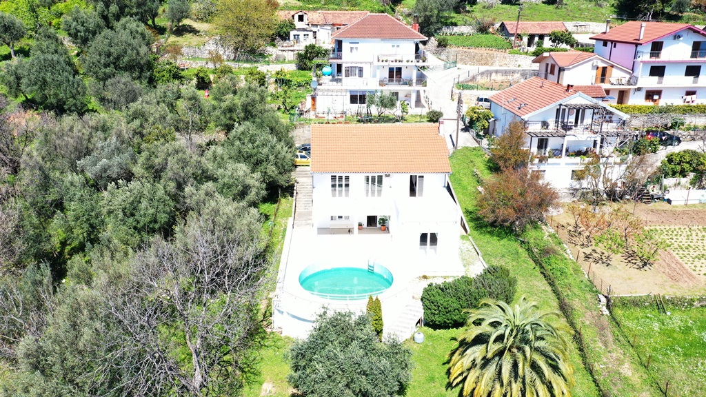 Charming Family House with Pool, Green Yard & Stunning Sea Views image