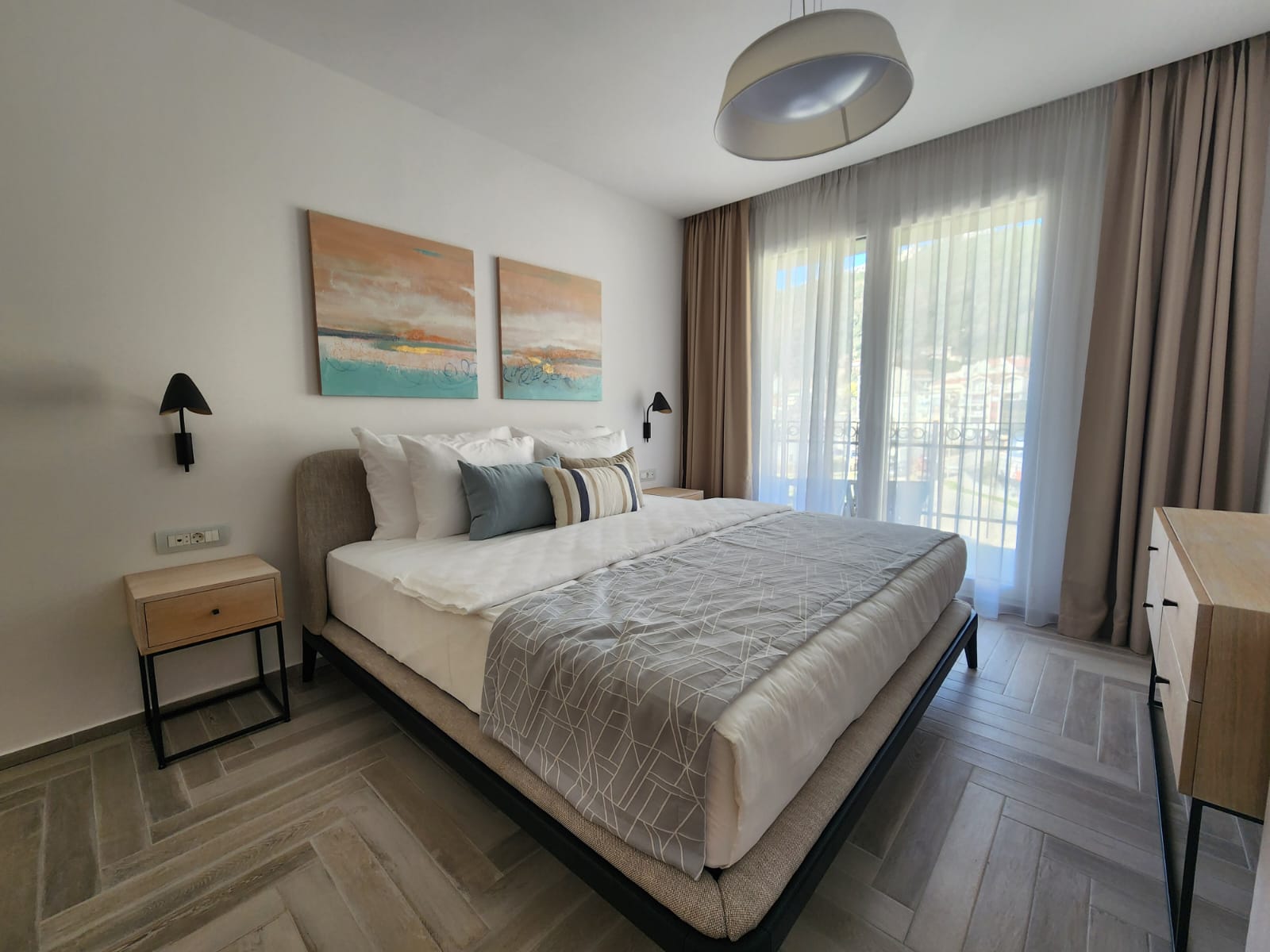 Modern One-Bedroom Apartment in Lazure Residential Complex image