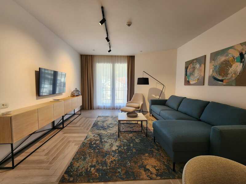 Modern One-Bedroom Apartment in Lazure Residential Complex