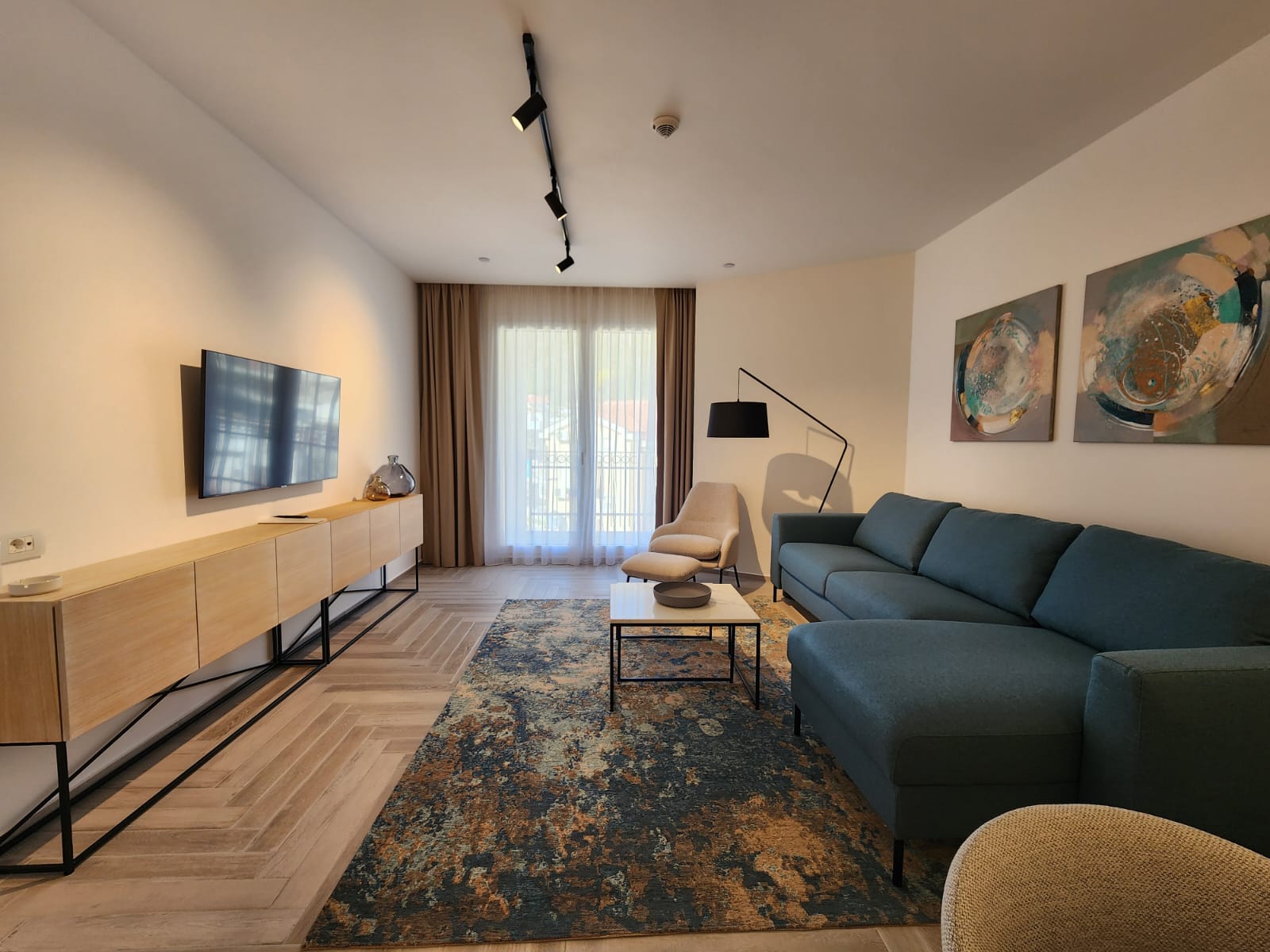 Modern One-Bedroom Apartment in Lazure Residential Complex image