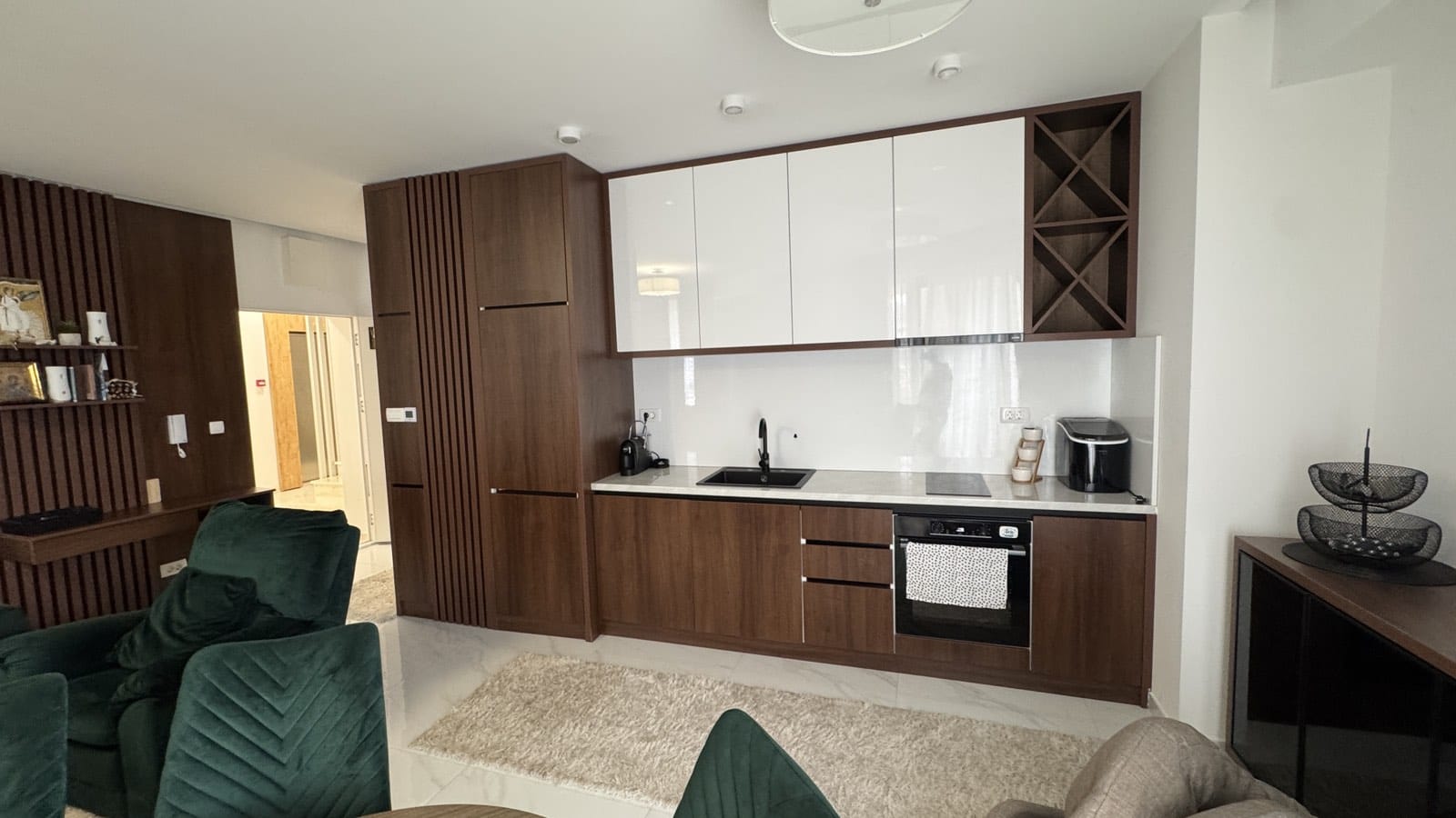 One-bedroom apartment in the Aura Tower building image
