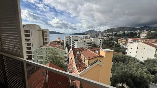 One-bedroom apartment in the Aura Tower building image