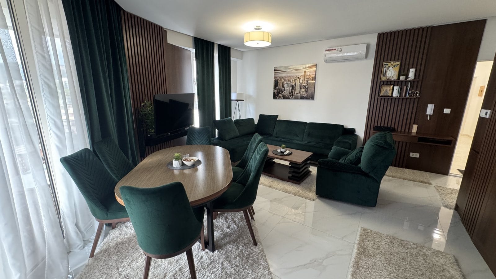 One-bedroom apartment in the Aura Tower building image