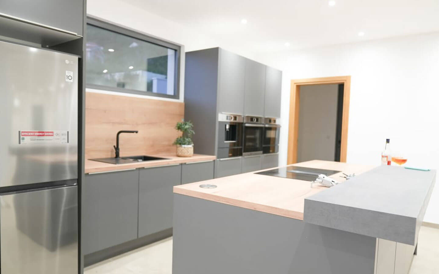 Luxury Four-bedroom Villa with Sea Views image