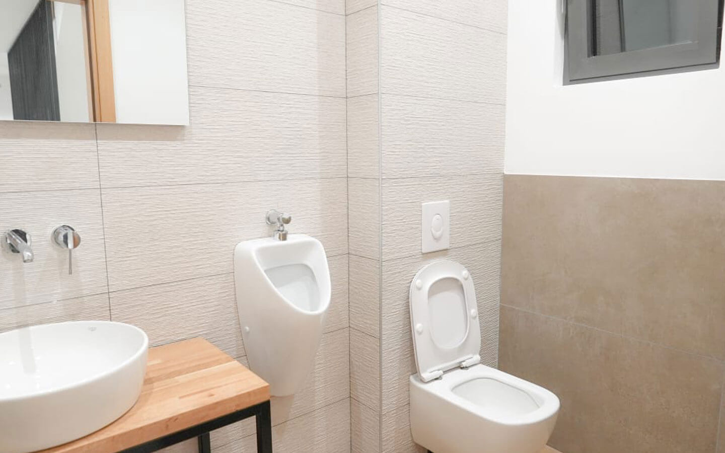 Luxury Four-bedroom Villa with Sea Views image