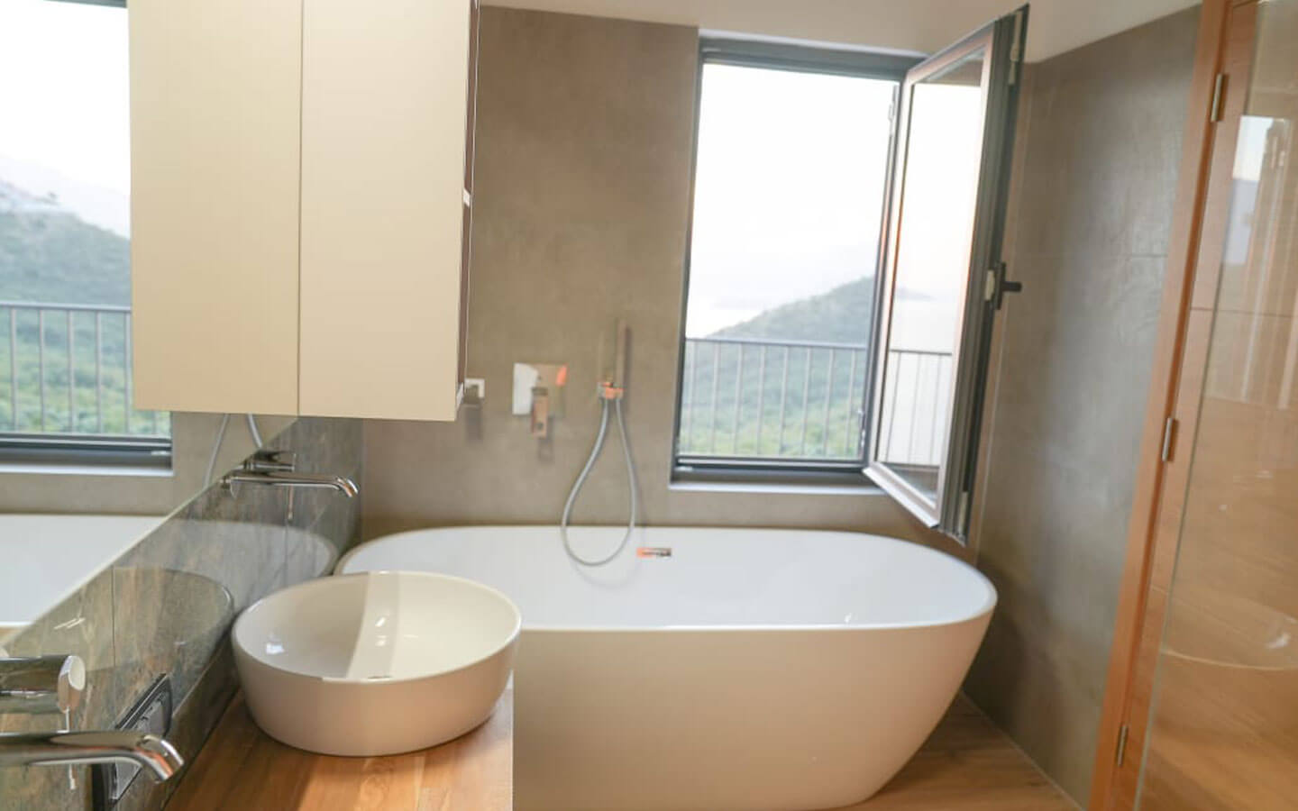 Luxury Four-bedroom Villa with Sea Views image