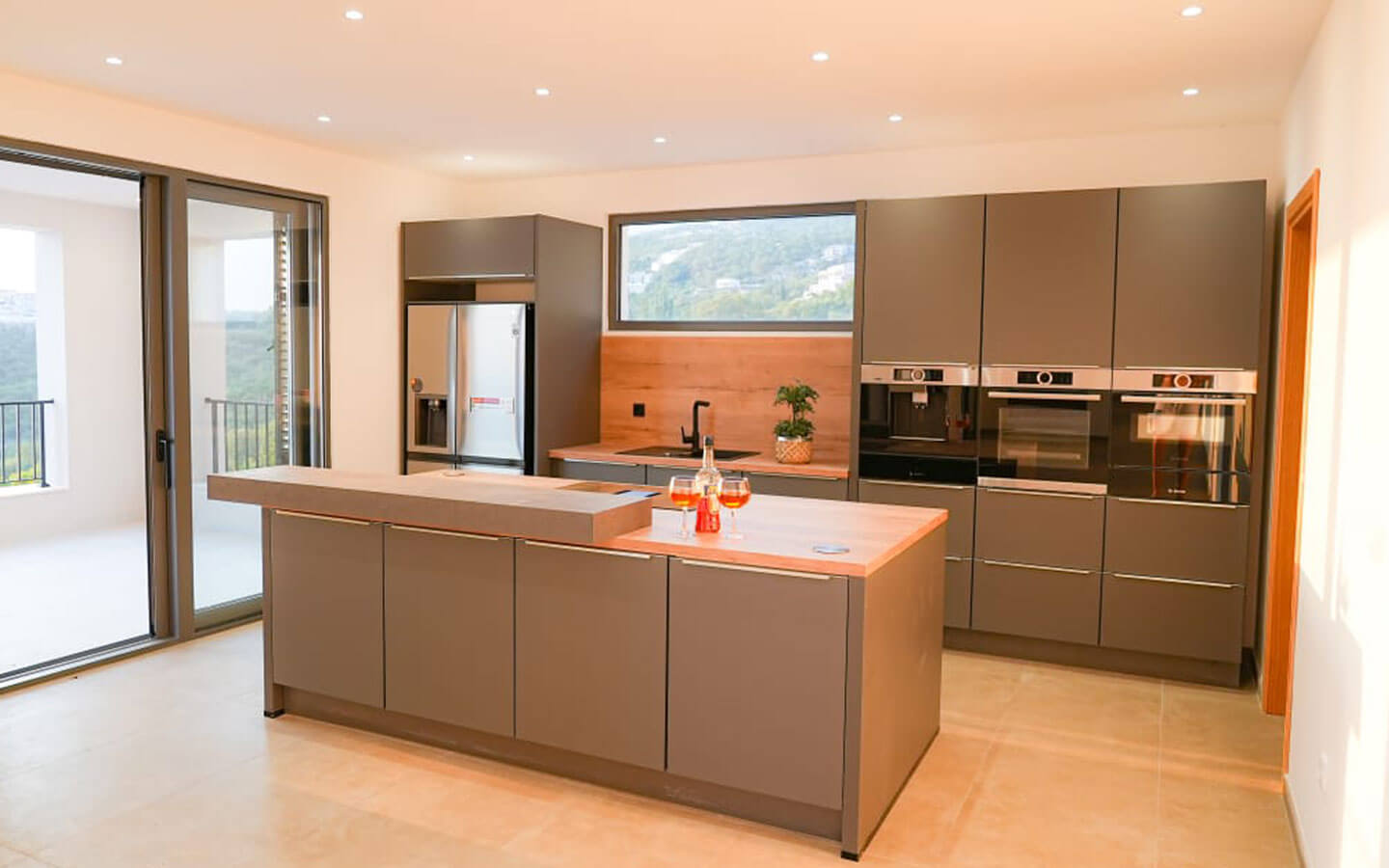 Luxury Four-bedroom Villa with Sea Views image