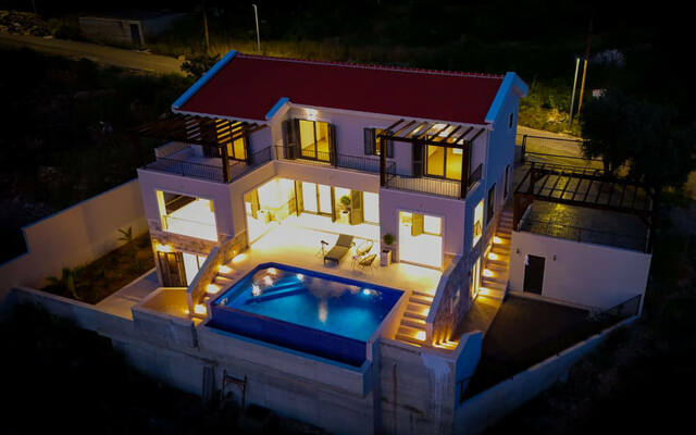 Luxury Four-bedroom Villa with Sea Views image