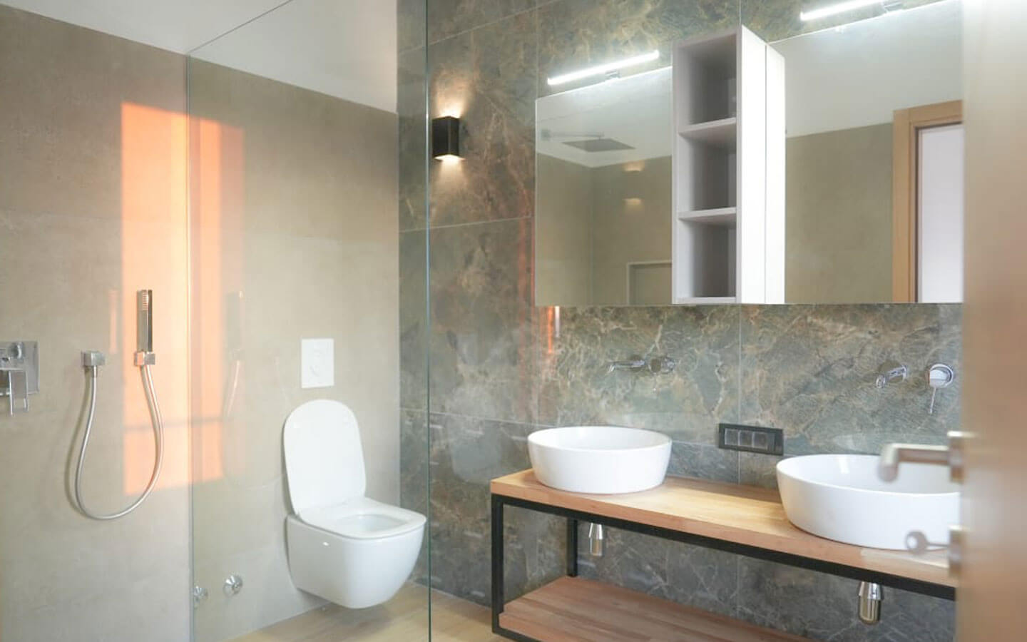 Luxury Four-bedroom Villa with Sea Views image