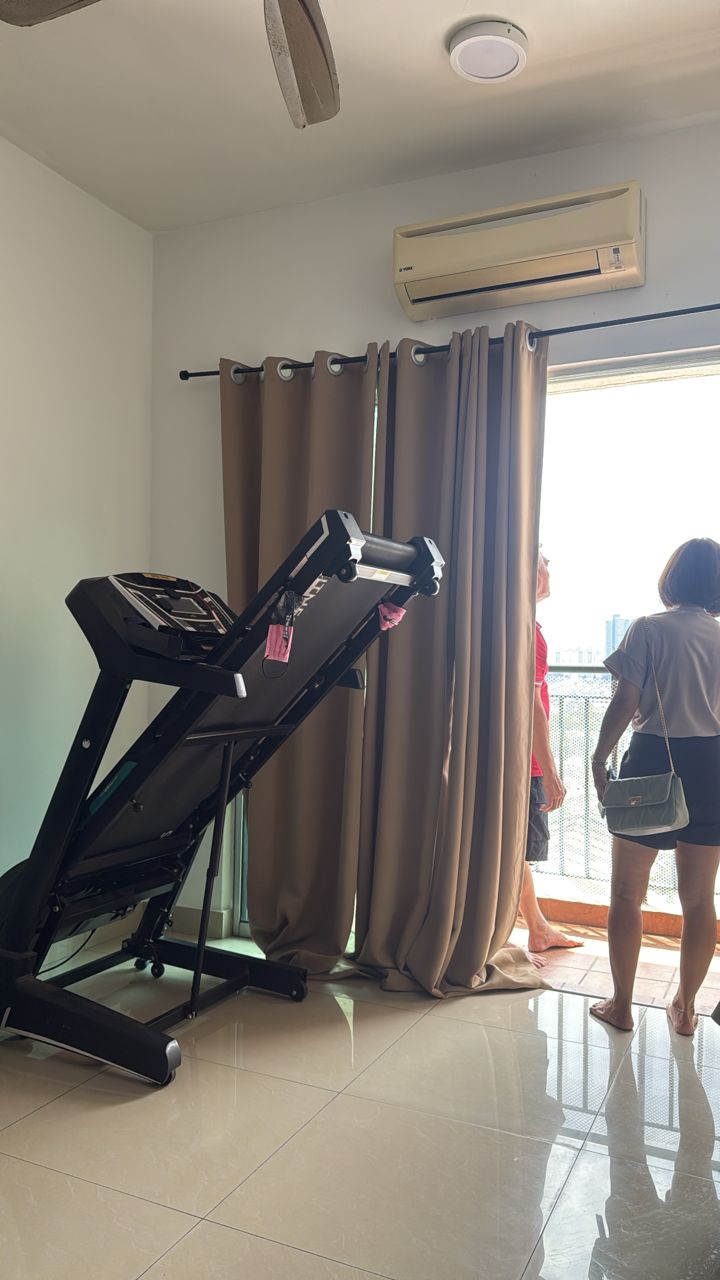 Connaught Avenue image