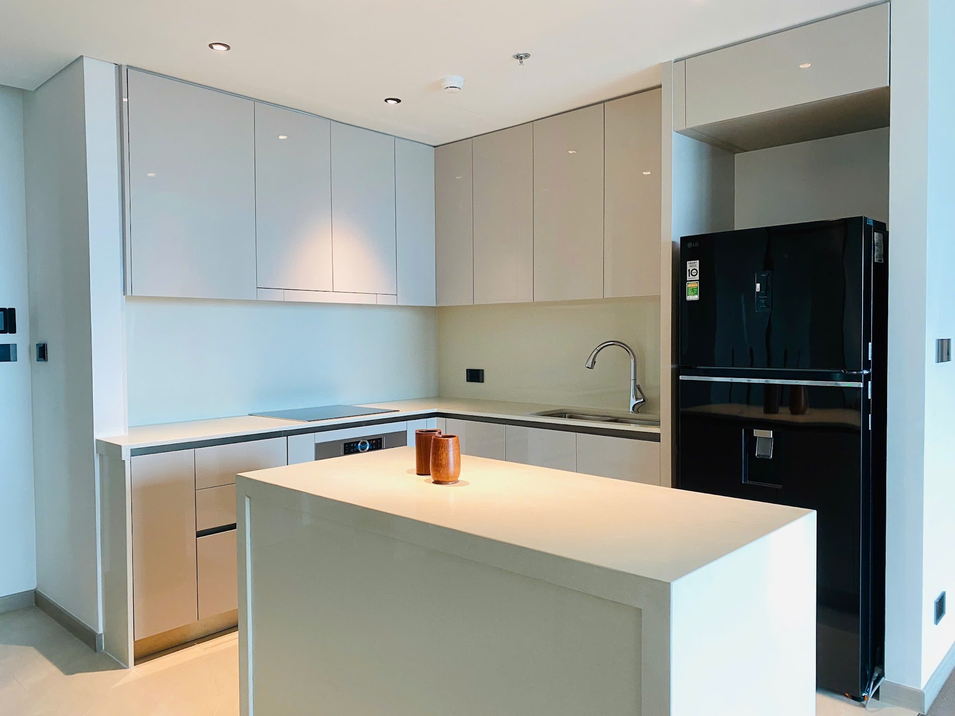 GRAND MARINA SAIGON 2 BEDROOMS, MONTHLY RENR $4000 image