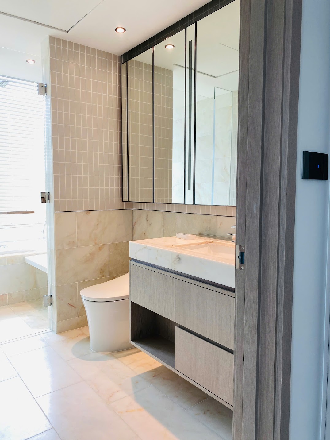 GRAND MARINA SAIGON 2 BEDROOMS, MONTHLY RENR $4000 image