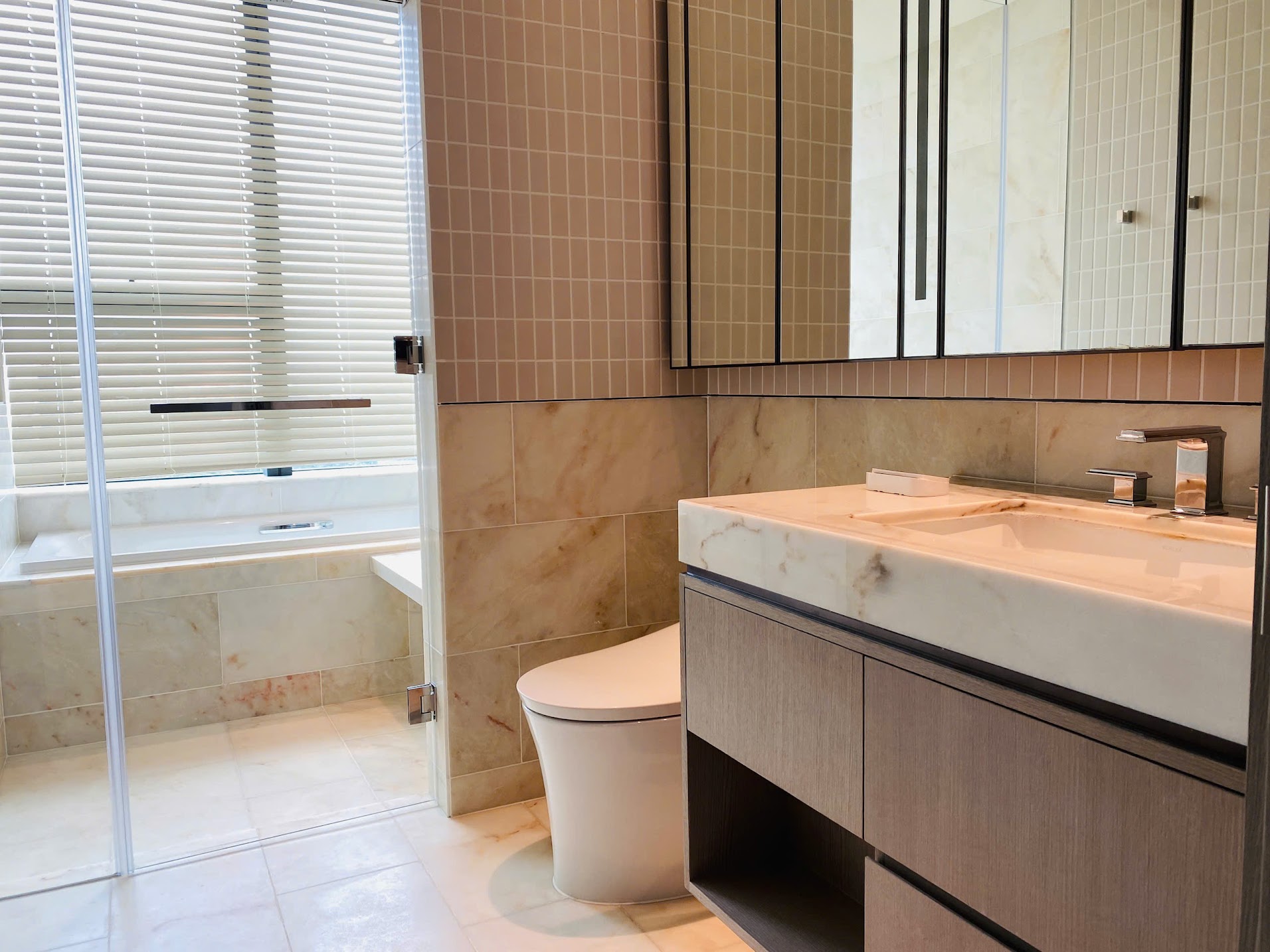 GRAND MARINA SAIGON 2 BEDROOMS, MONTHLY RENR $4000 image