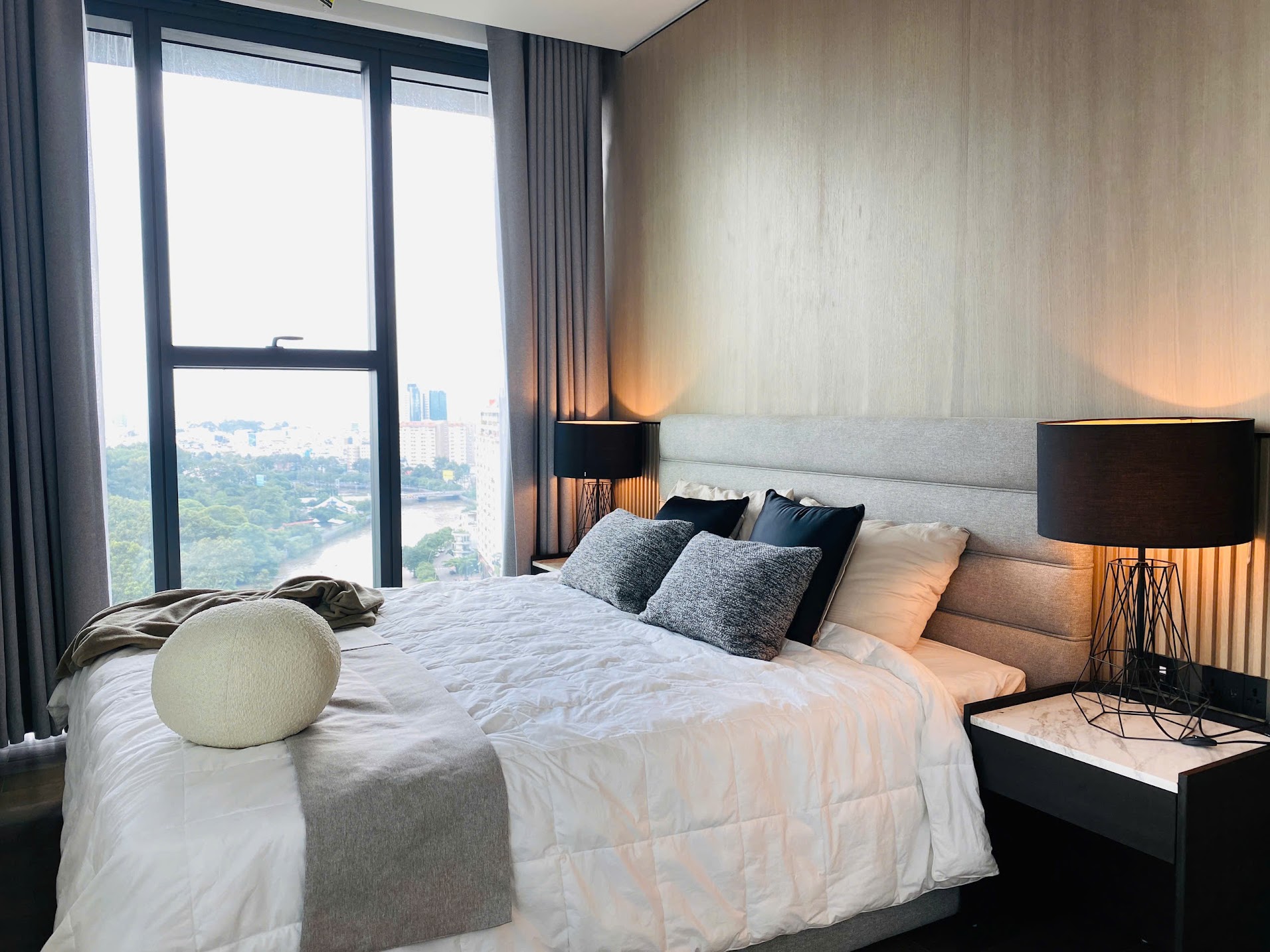 GRAND MARINA SAIGON 2 BEDROOMS, MONTHLY RENR $4000 image
