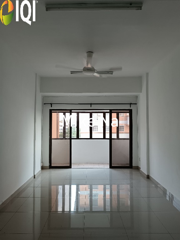 Evergreen Park Acorn and Hazel image