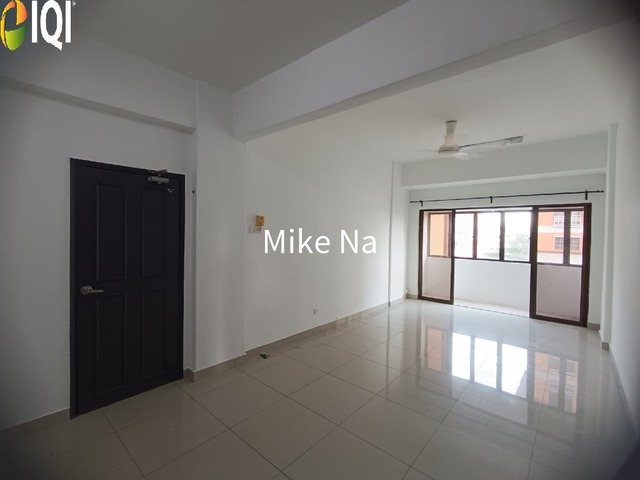 Evergreen Park Acorn and Hazel image