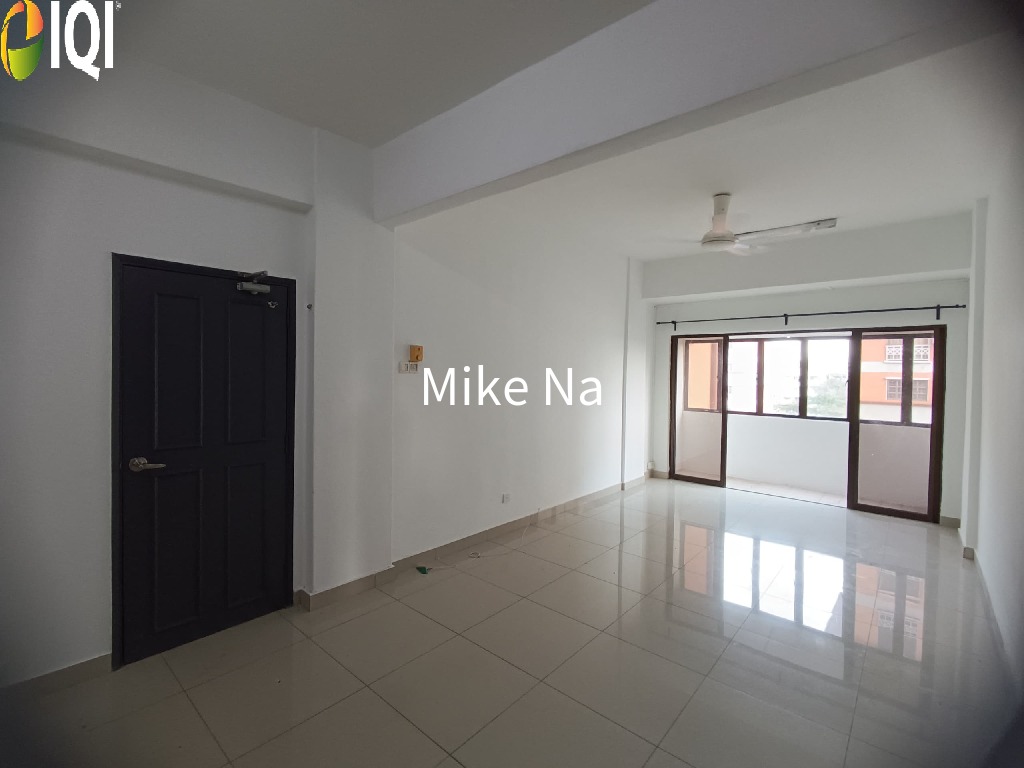 Evergreen Park Acorn and Hazel image