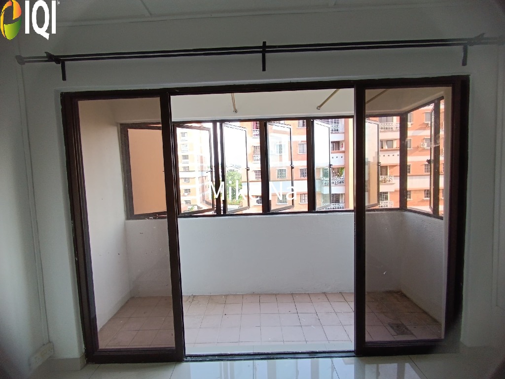 Evergreen Park Acorn and Hazel image