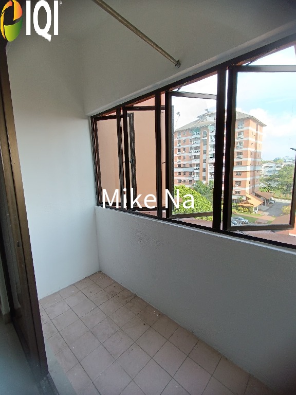 Evergreen Park Acorn and Hazel image