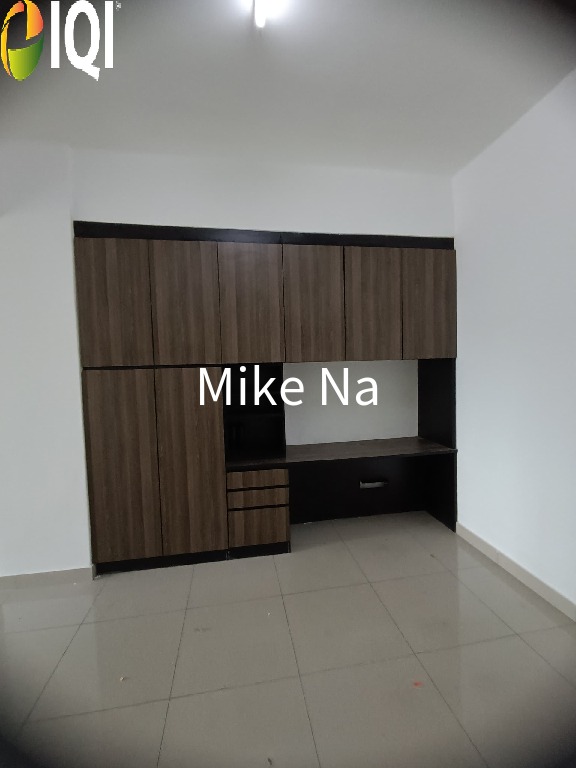 Evergreen Park Acorn and Hazel image