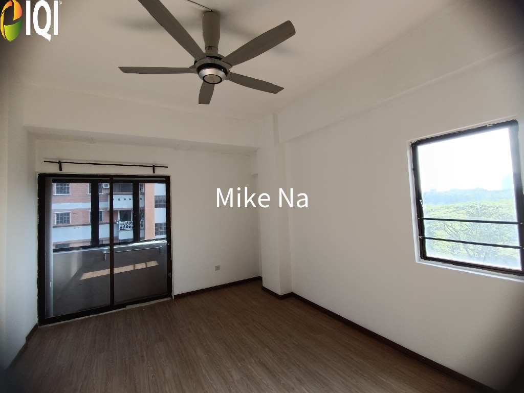 Evergreen Park Acorn and Hazel image