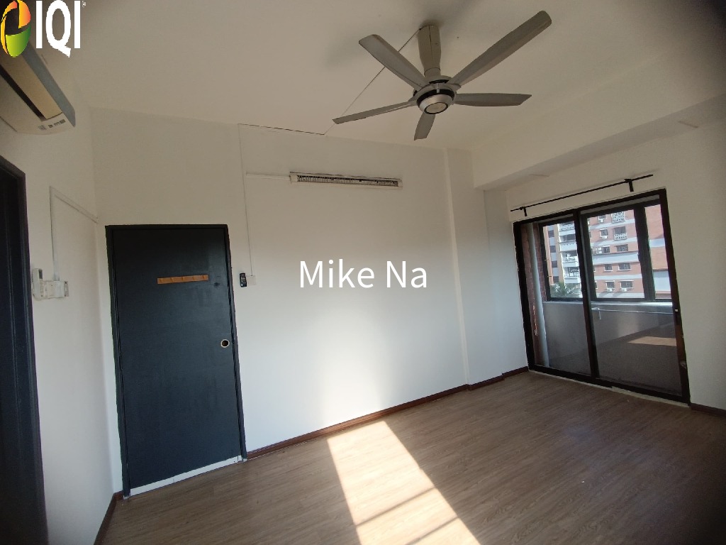 Evergreen Park Acorn and Hazel image