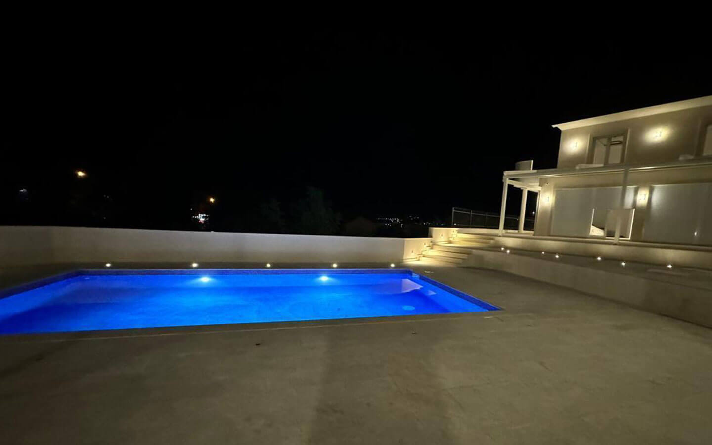 Brand-New Luxury House with Pool and Spa image