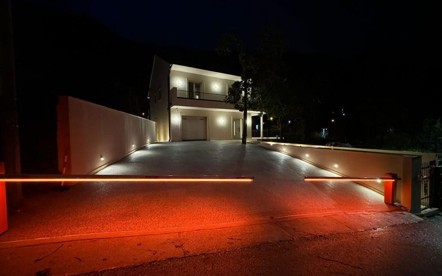 Brand-New Luxury House with Pool and Spa image