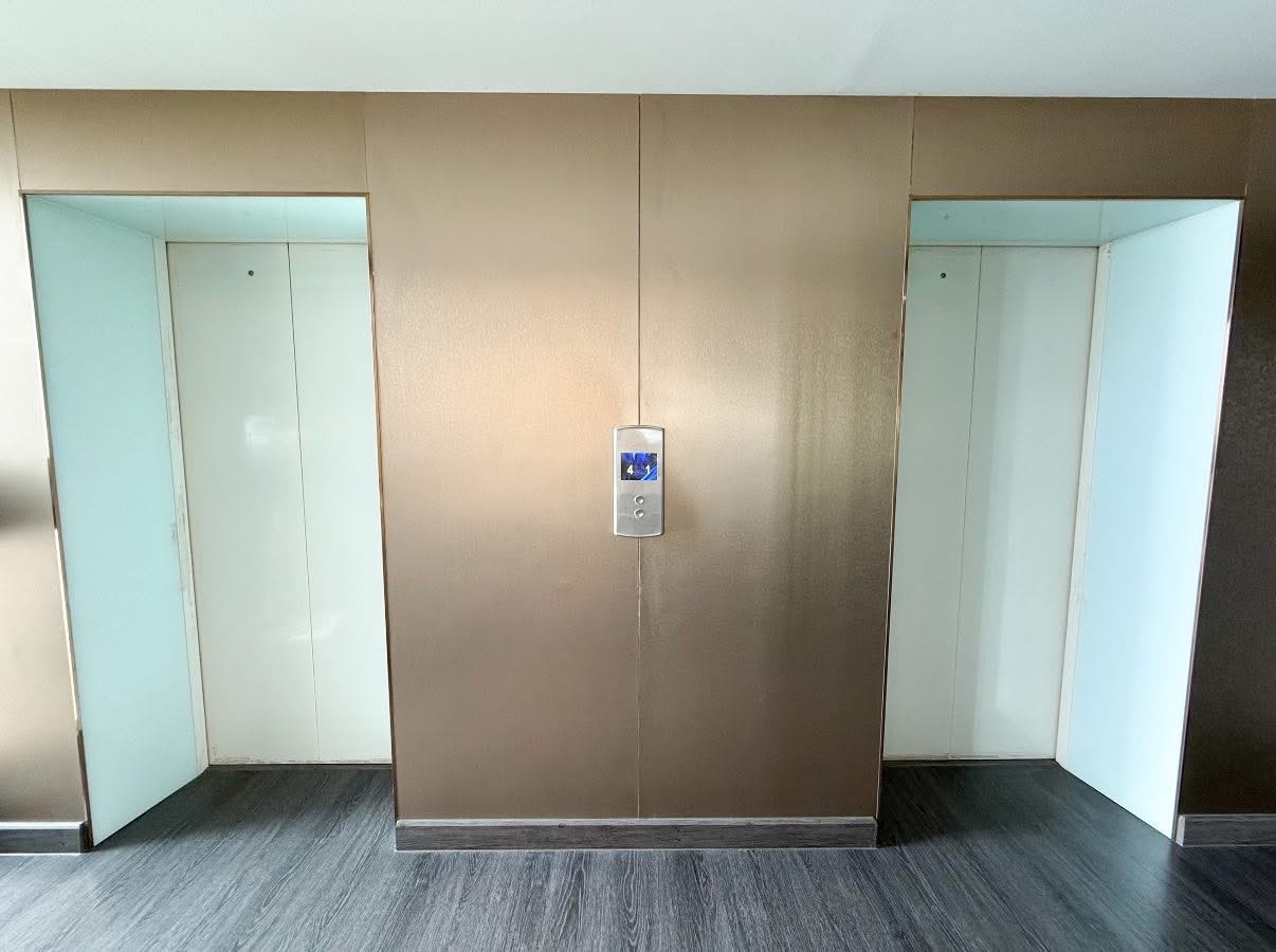 Rare Riverfront Residence in Bangkok | High-Floor Exclusive Unit | Starview Rama 3 For Sale image