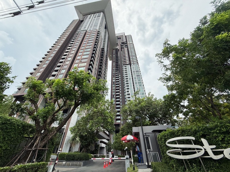 Rare Riverfront Residence in Bangkok | High-Floor Exclusive Unit | Starview Rama 3 For Sale