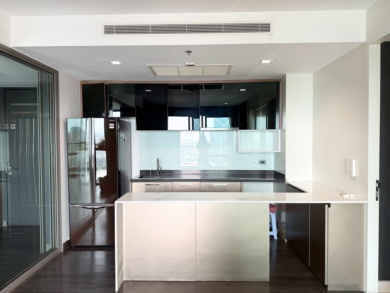 Rare Riverfront Residence in Bangkok | High-Floor Exclusive Unit | Starview Rama 3 For Sale image