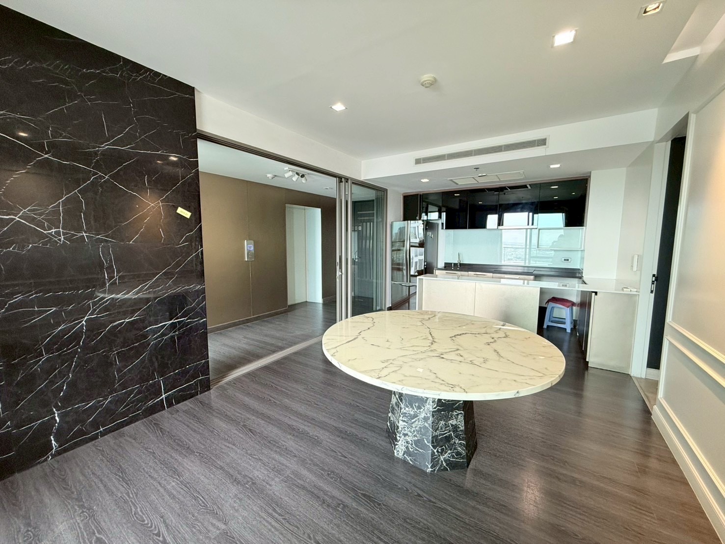 Rare Riverfront Residence in Bangkok | High-Floor Exclusive Unit | Starview Rama 3 For Sale image