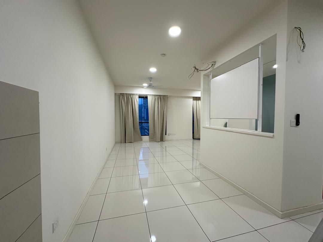 Emerald 9 Condominium image