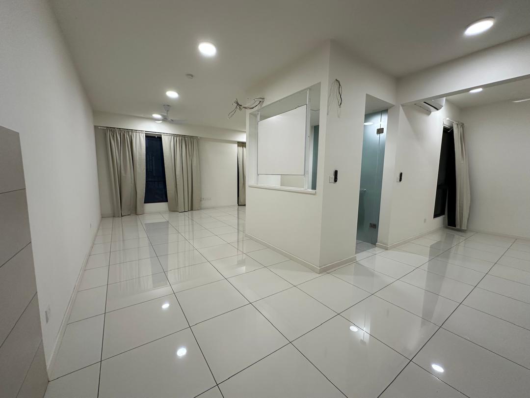 Emerald 9 Condominium image