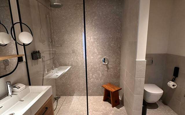 Elegant One-Bedroom Apartment for Sale in Porto Montenegro image