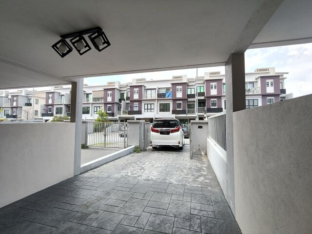 The Strata Link Townhouse Bandar Puteri Bangi image