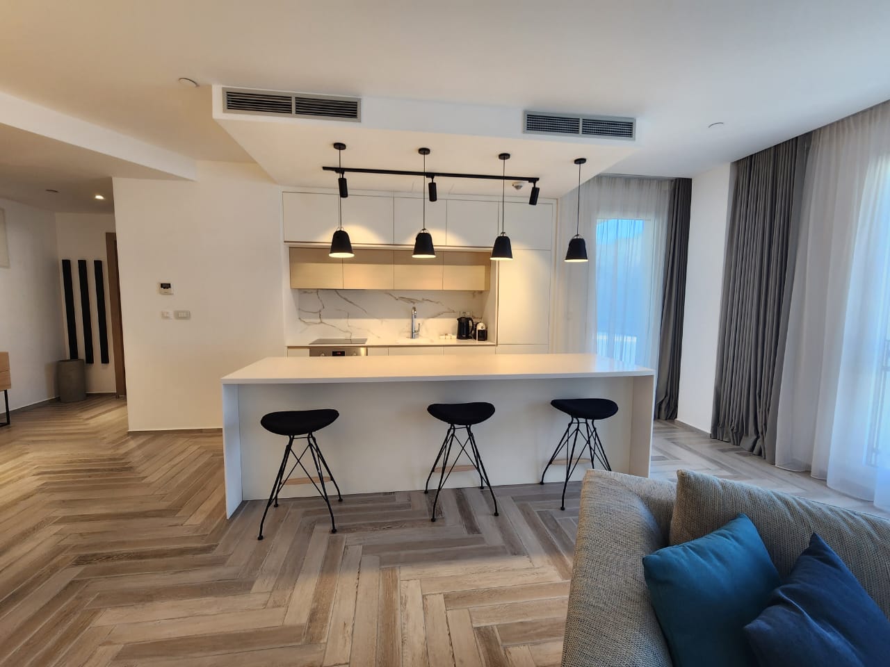 Modern Two-Bedroom Apartment in Lazure Residential Complex image