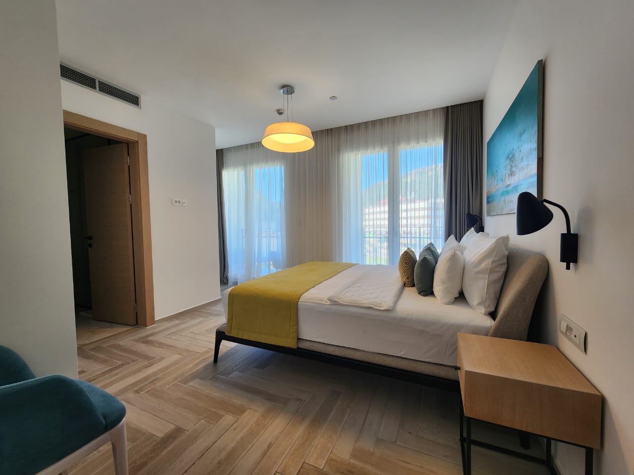 Modern Two-Bedroom Apartment in Lazure Residential Complex image