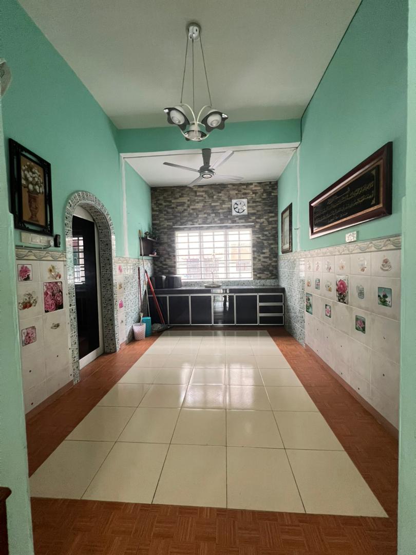 Taman Bukit Kristal image