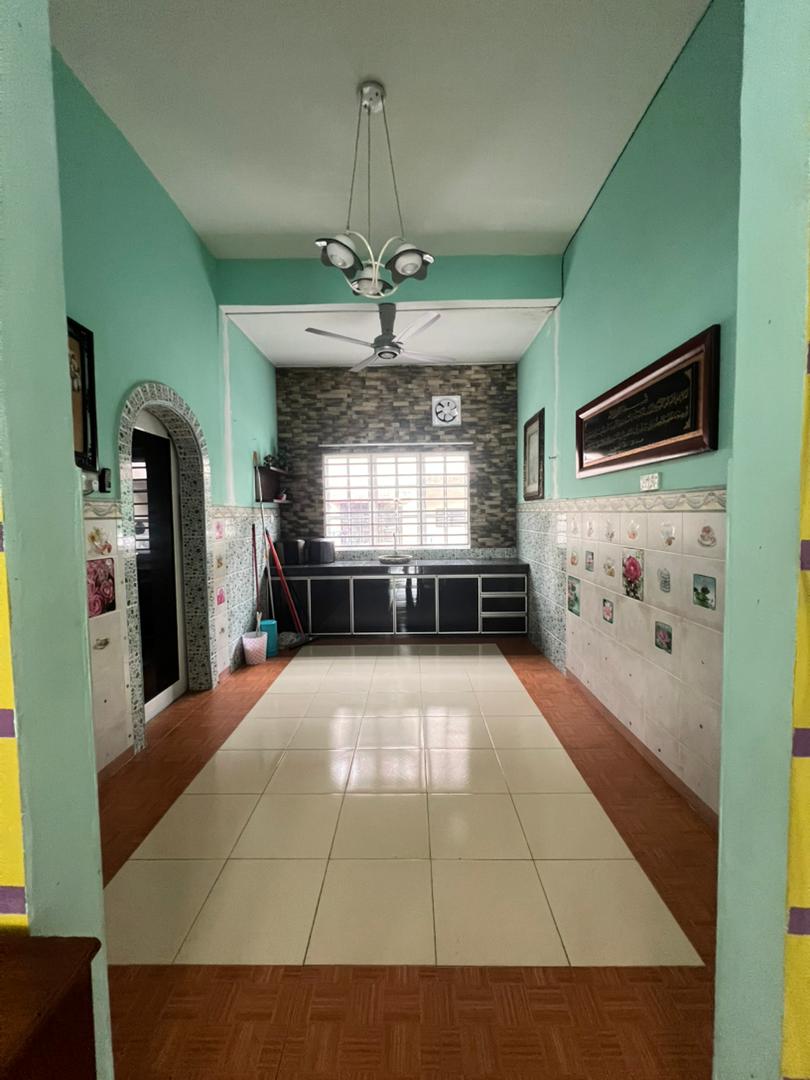 Taman Bukit Kristal image