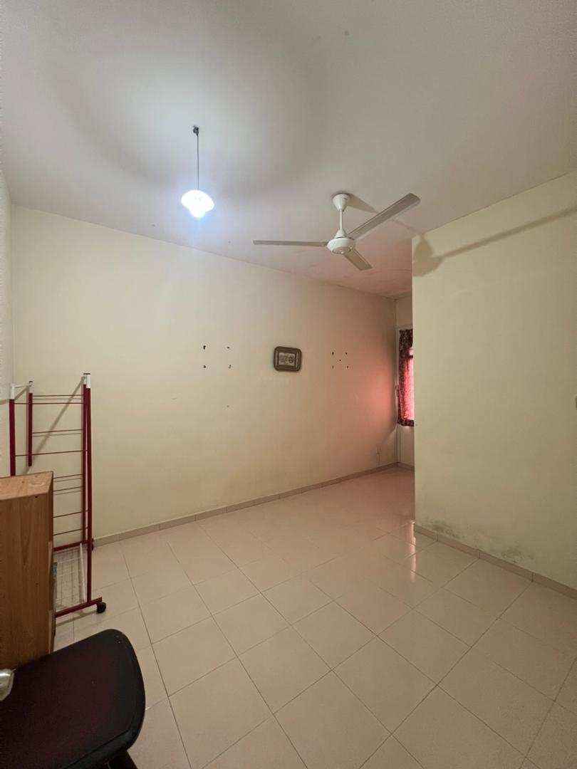 Taman Bukit Kristal image