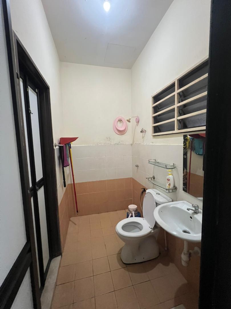 Taman Bukit Kristal image