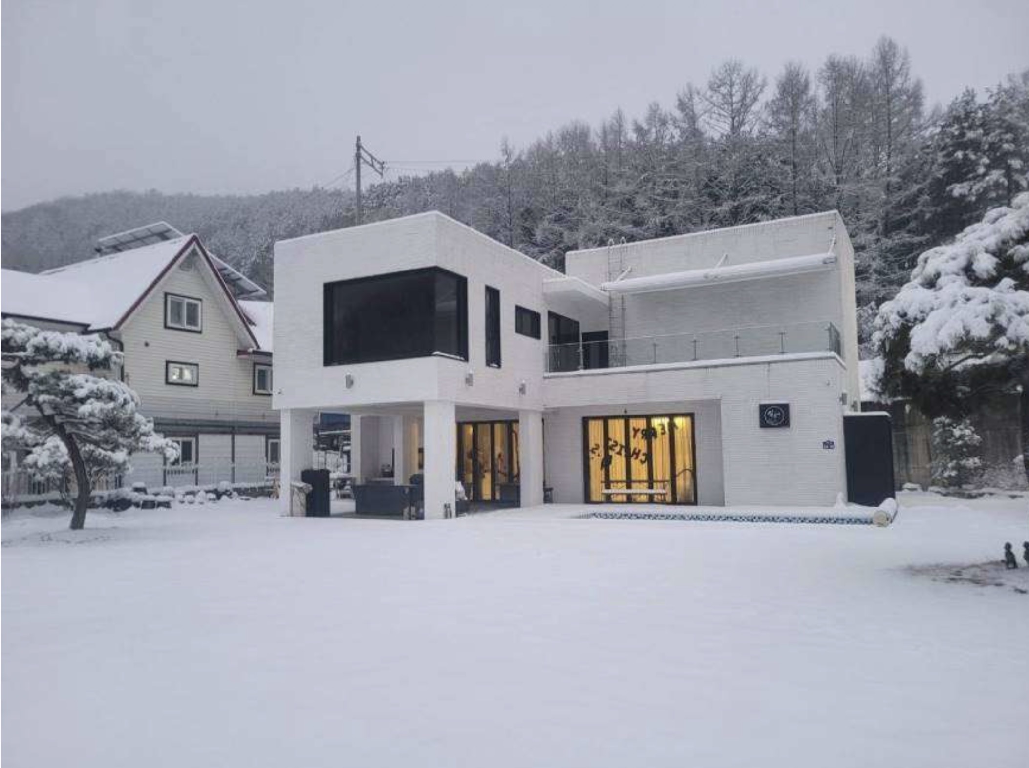 Suneung Creekside Villa image